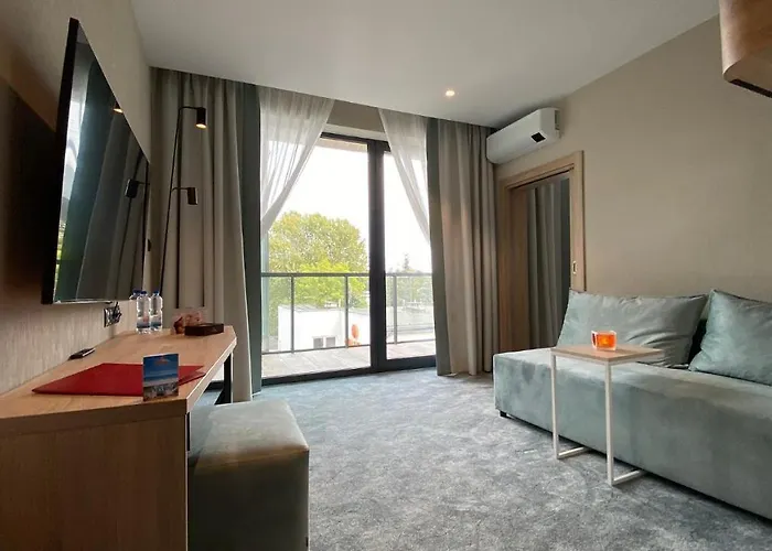 Verano Centrum Zdrowia I Relaksu 리조트 코워브제크